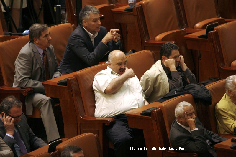 Fostul senator Catalin Voicu, condamnat la cinci ani de inchisoare pentru complicitate la abuz in serviciu