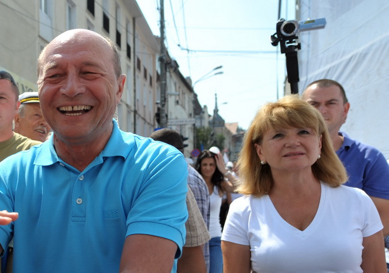 Imbranceli la mitingul PDL din Iasi. Basescu a venit alaturi de Mihai Razvan Ungureanu