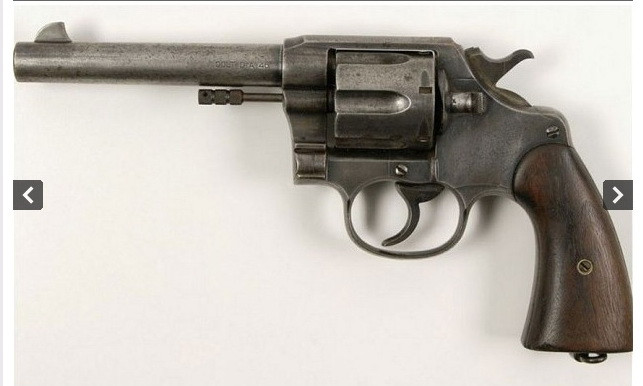 Iti doresti armele faimosilor hoti Bonnie si Clyde? Vezi cum POTI PUNE MANA pe ele: FOTO