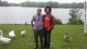 Yashar Khameneh cu tatal