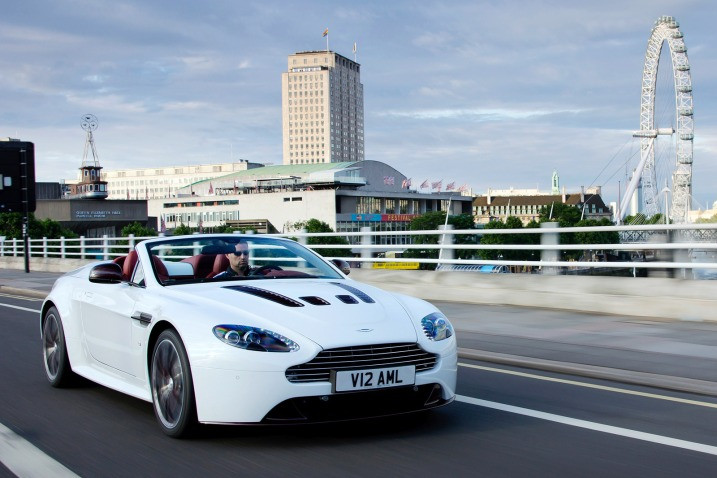 Aston Martin V12 Vantage Roadster