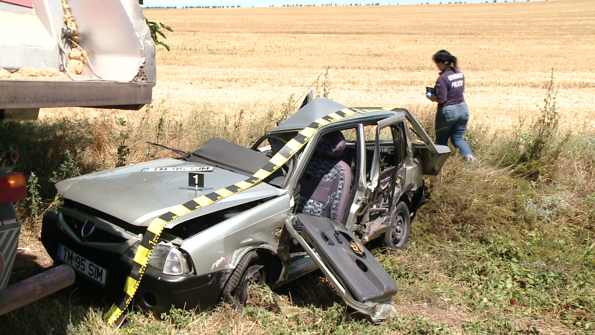 Accident mortal in Timis. Un barbat a sfarsit dupa ce masina pe care o conducea a intrat intr-un tir