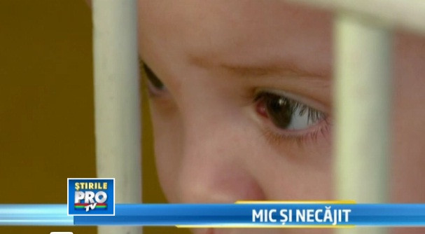 O banala operatie i-ar salva viata, dar fara acordul parintilor medicii nu-l pot ajuta