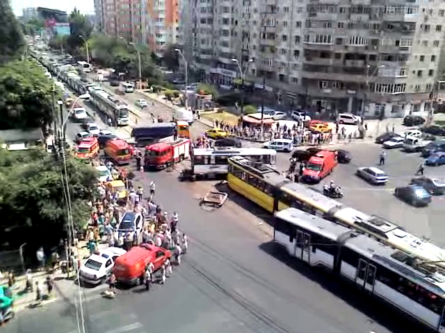 Cine raspunde pentru accidentul din Rahova? Deocamdata, macazul. Ce spun anchetatorii