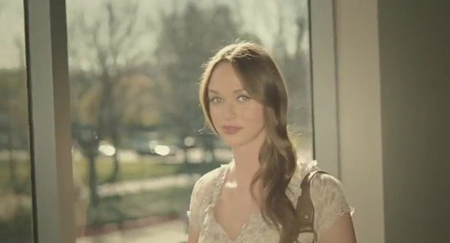 Iti place de o FATA si nu ai curaj sa ii spui ce simti? DUPA ce vezi CLIPUL asta mai stam de vorba!