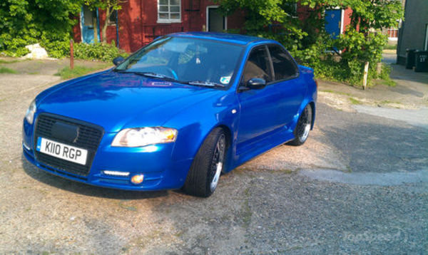 Din fata e AUDI iar din spate BMW! O sa ai o MARE surpriza cand o sa vezi ce MASINA E! GALERIE FOTO