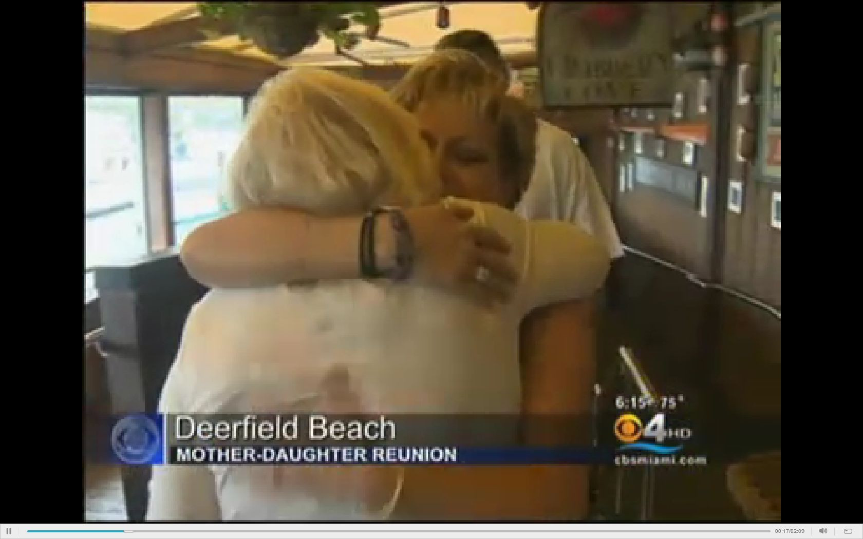 Fiica si-a regasit mama dupa 48 de ani cu ajutorul Facebook. Momentul emotionant al revederii. VIDEO