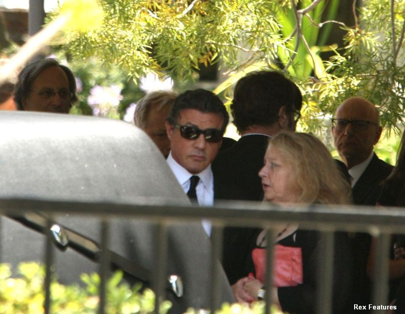 Sylvester Stallone, impietrit de durere la inmormantarea fiului sau, Sage