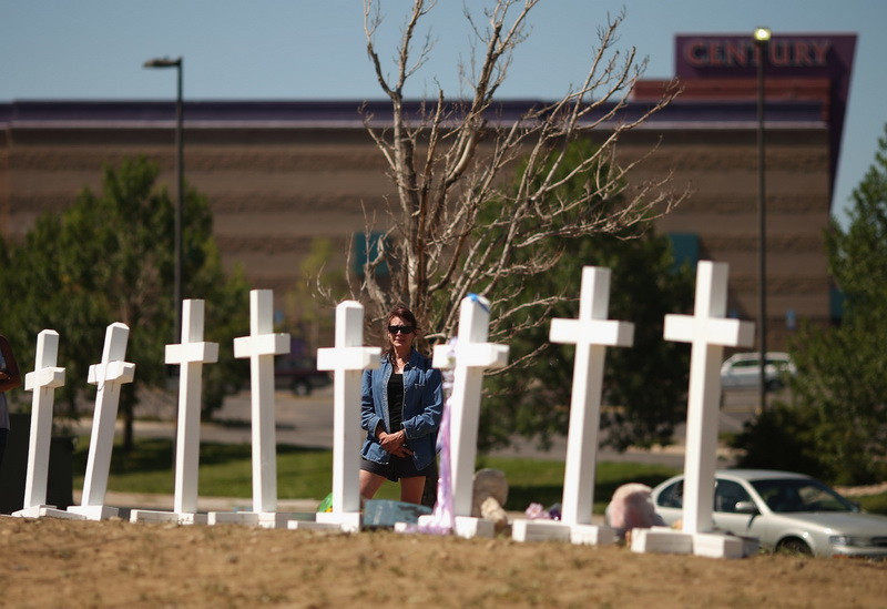 Cum a fost planuit masacrul din Colorado si cat l-a costat pe atacator. Detalii din ancheta