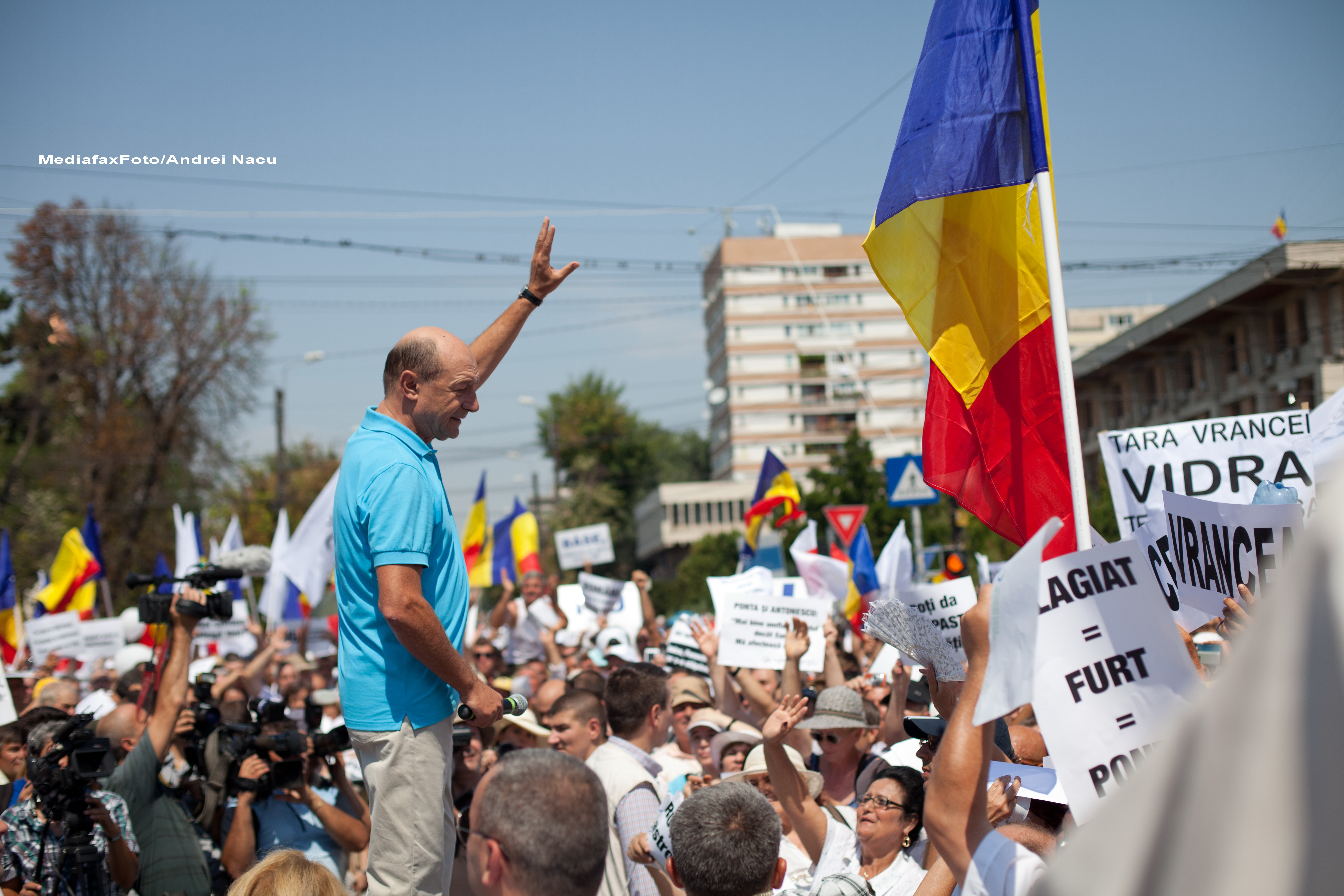 Basescu: Singurul lucru important e cati stau acasa si cati voteaza "Nu", fata de cei care spun "Da"