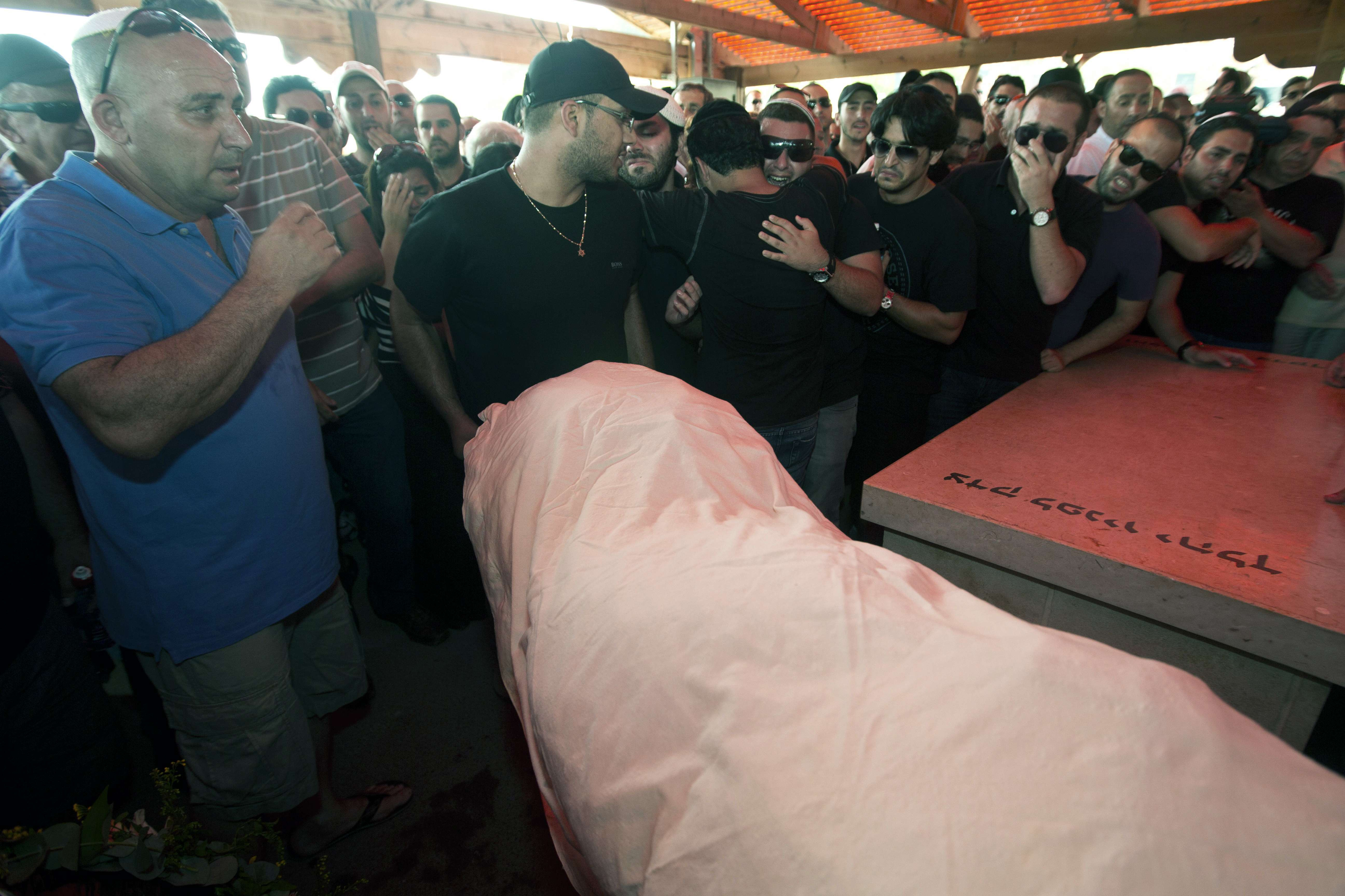 Anchetatori bulgari: Autorul atentatului de la Burgas vorbea limba rusa si era insotit de o femeie