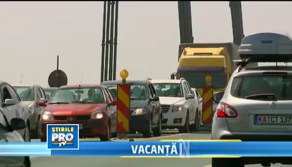 Angajatii de la drumuri au montat limitatoare de viteza pe cea mai aglomerata sosea din Romania