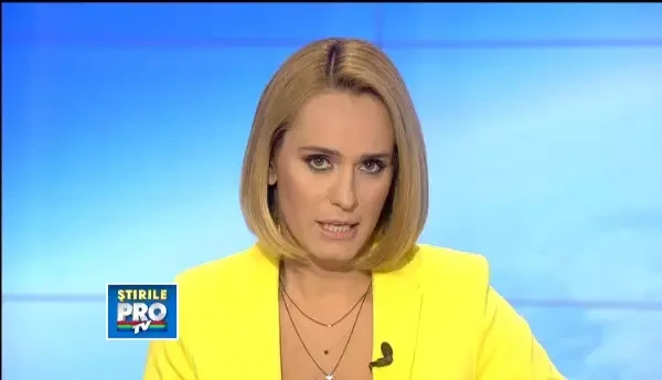 Scandal urias la Vama Veche. Un barbat ametit de alcool a sarit de la mansarda pe o masina parcata