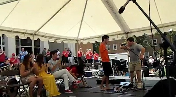 VIDEO. Cantaretul care emotioneaza prin ambitia si talentul sau. Ce il face atat de special