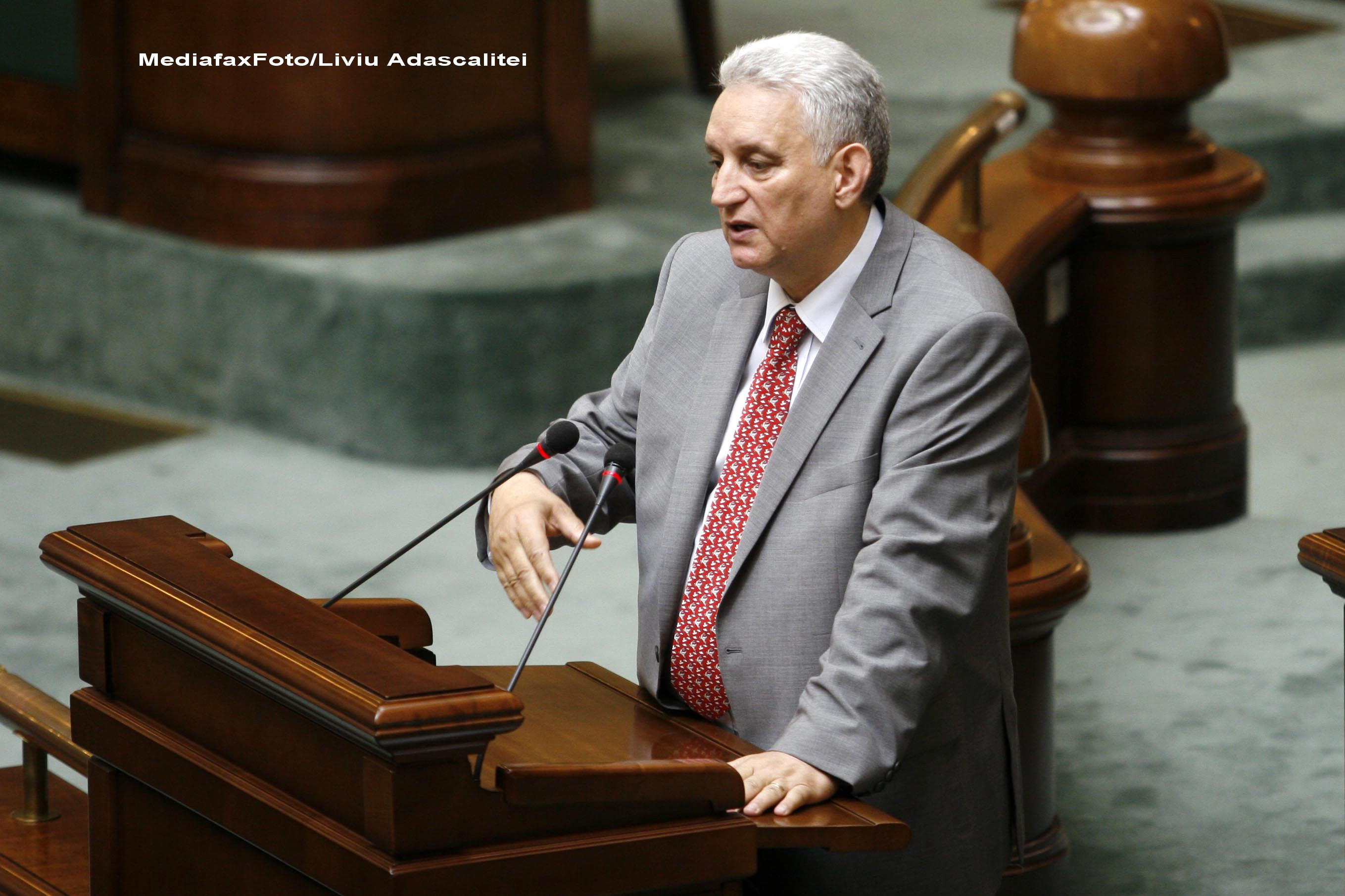 Liderul senatorilor PSD, Ilie Sarbu, critica Guvernul: "Ne facem ca ne jucam de-a Senatul? Isi bat joc de noi?"