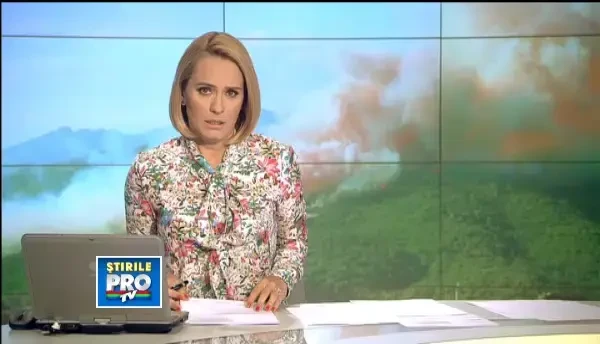 In Bucegi continua lupta cu flacarile care mistuiesc padurile. Elicopterul MAI, din nou in misiune