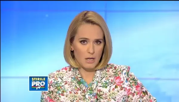 Imagini amator: O masina a luat foc pe A3, in apropiere de Barcanesti, Prahova. VIDEO