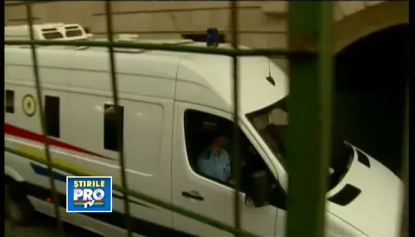 Primele imagini VIDEO cu Adrian Nastase dupa arestare. Fostul premier, adus la Curtea de Apel