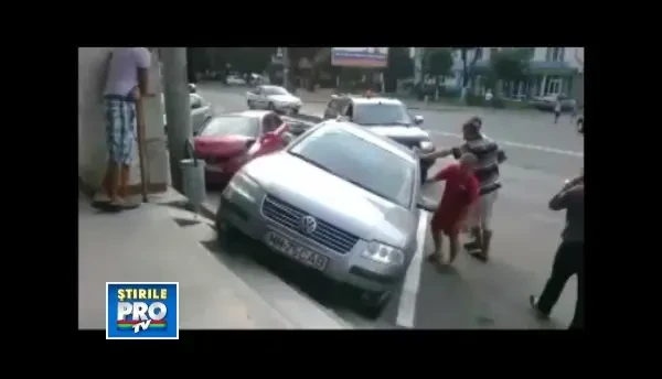 Sofer ghinionist. A incercat sa evite o masina si a nimerit in alta