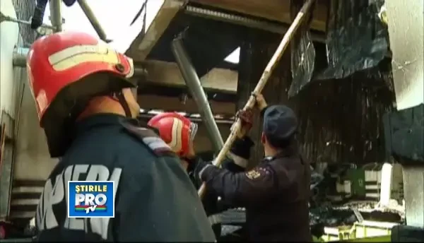 Incendiu la o fabrica de cherestea din Mures. In doar 5 ore fabrica s-a facut scrum