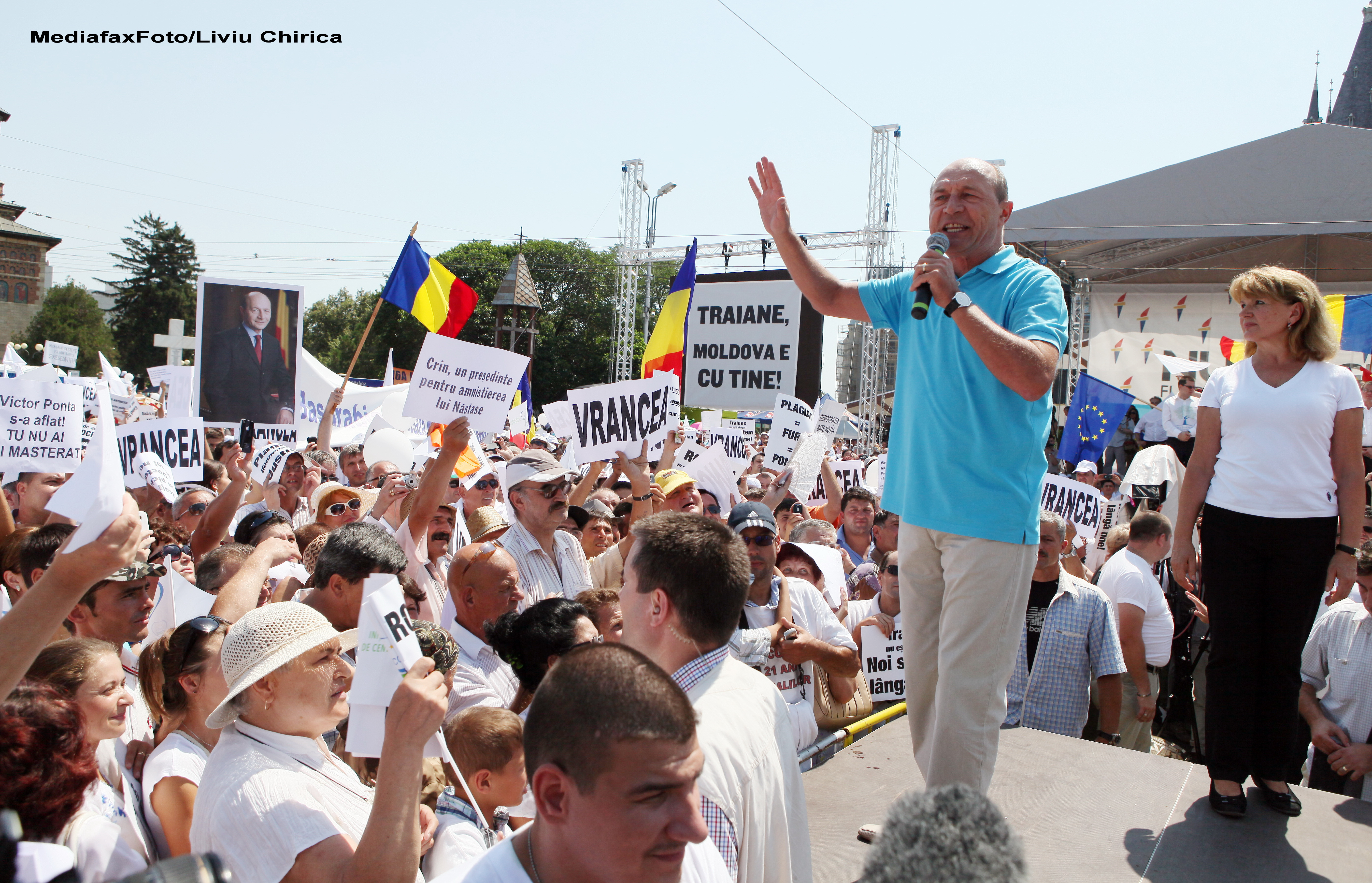 Basescu: Nu voi contesta deciziile BEC si CC privind referendumul; nu suntem o tara de babuini