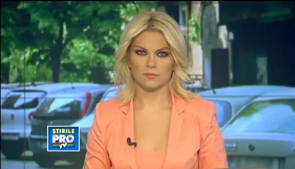 Ploaia torentiala a inundat un bloc intreg la Timisoara. Oamenii stau in casa acoperiti cu pelerine