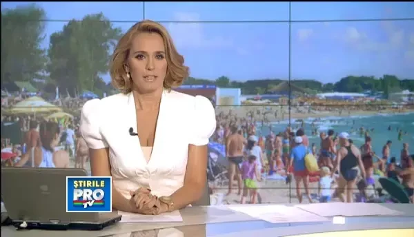 Cel putin 200.000 de oameni pe litoral in acest week-end. Domnisoarele atragatoare prefera piscinele