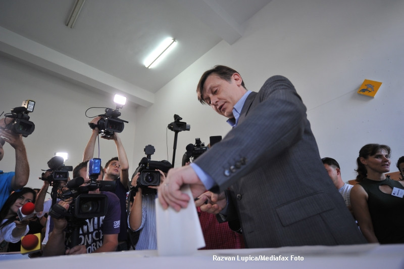 Antonescu: Sper ca va fi o prezenta decisiva. Mesajul catre Basescu: Cetatene, voteaza!