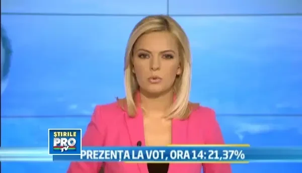 Ion Iliescu a votat la Liceul Jean Monnet. S-a intalnit cu sotia si fiii lui Adrian Nastase