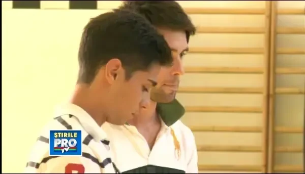 Din club, direct la vot pentru o poza pe Facebook.