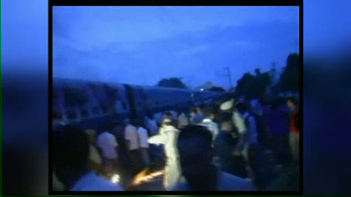 47 de morti si 28 de raniti intr-un incendiu izbucnit intr-un tren care strabatea India