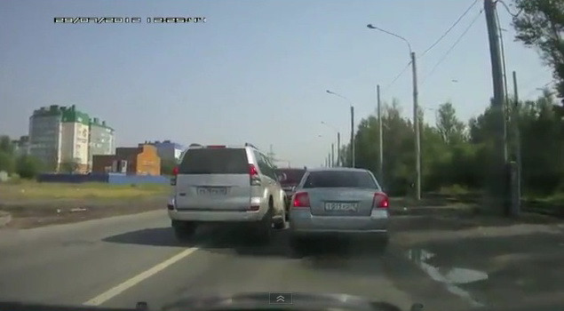 Cum sa te razbuni in trafic fara PUMNI si INJURATURI! VIDEO