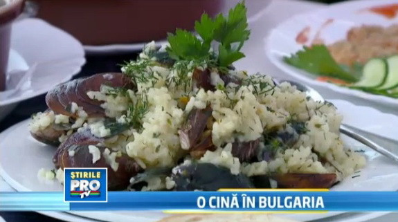 MOTIVELE pentru care este mai bine sa mergi la mare in Bulgaria decat in Romania! Vezi cat te COSTA O MASA VIDEO