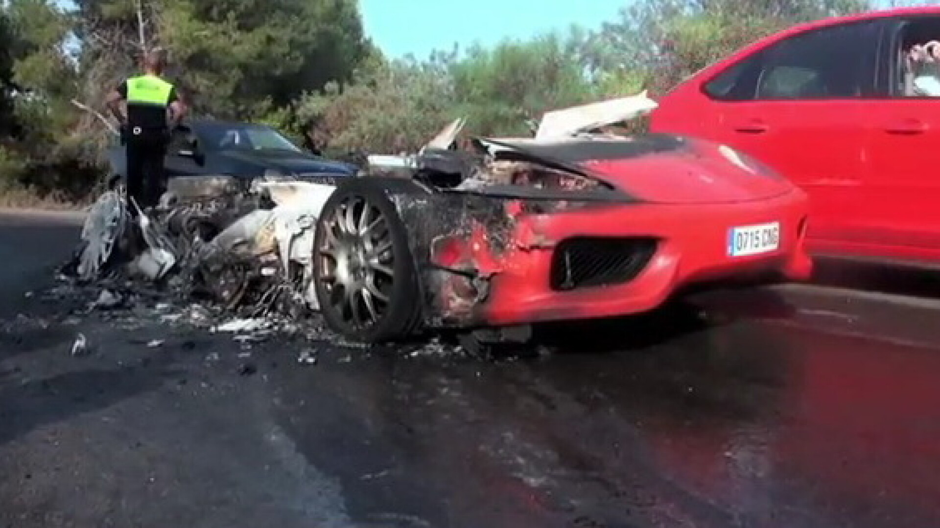 Ferrari de 250.000 de euro s-a facut scrum pe o sosea din Spania! VIDEO