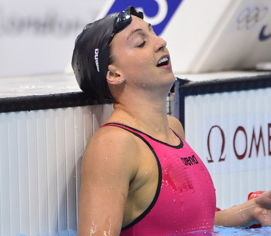 Hamburgeri pe viata la New Jersey pentru campioana olimpica la natatie Rebecca Soni