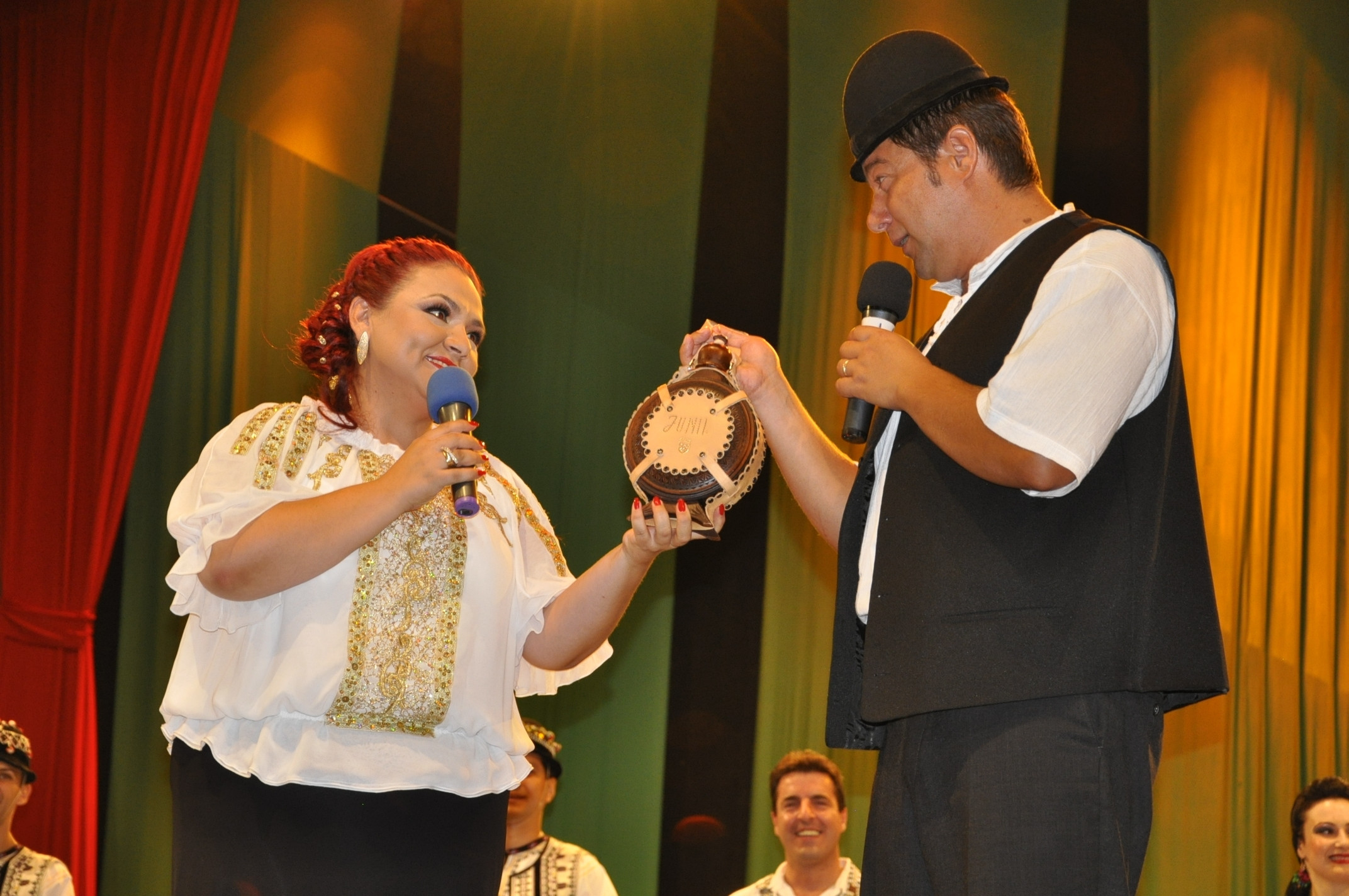 Peste o suta de mii de spectatori la Festivalul International de Folclor desfasurat la Sibiu