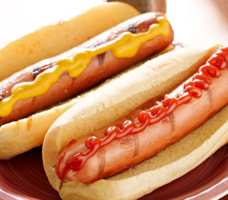 Cel mai mare hot dog din lume cantareste peste 57 de kilograme. Cum arata