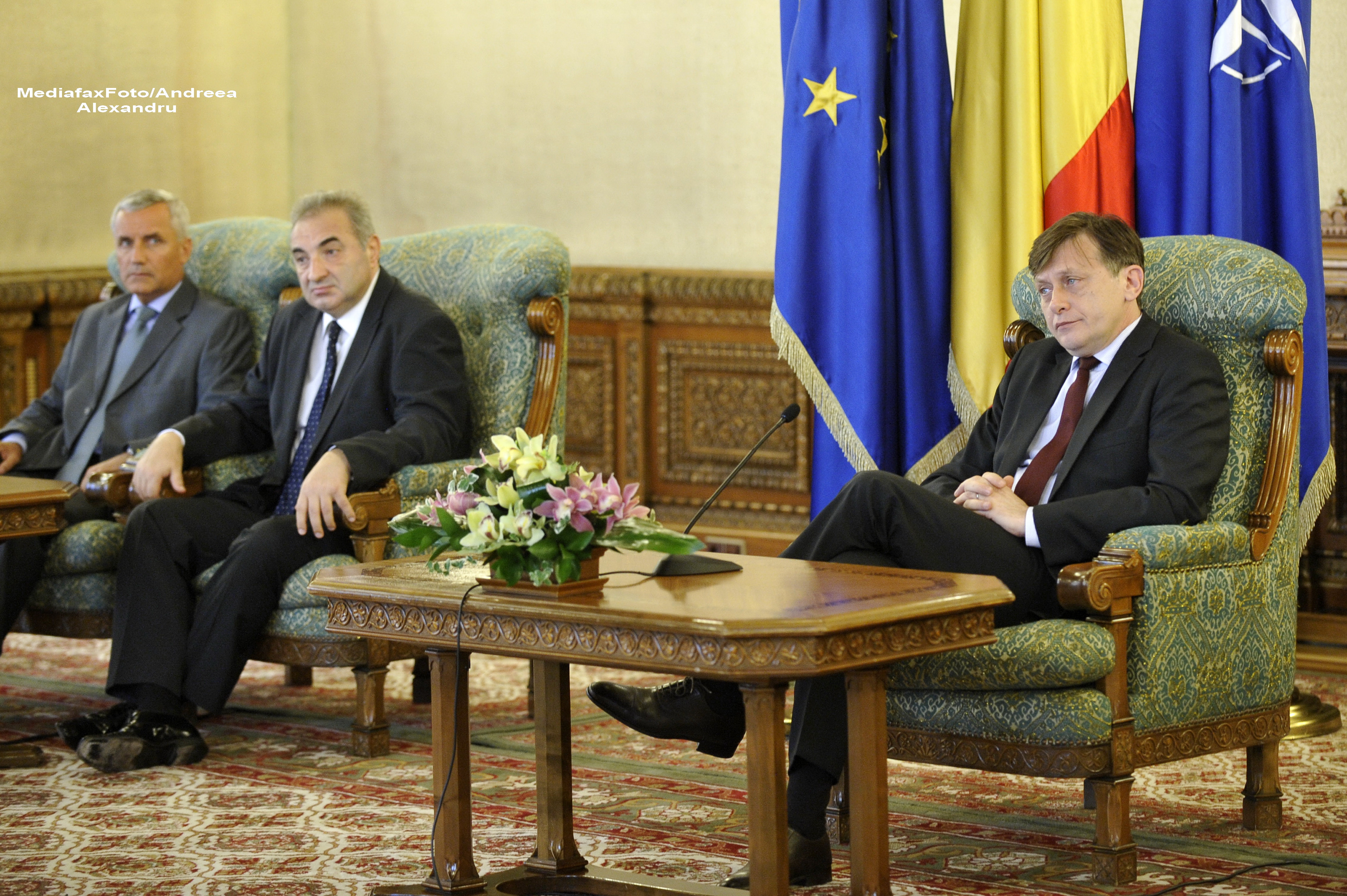 VIDEO. Cum s-a prezentat Crin Antonescu in limba ENGLEZA, in fata reprezentantilor FMI