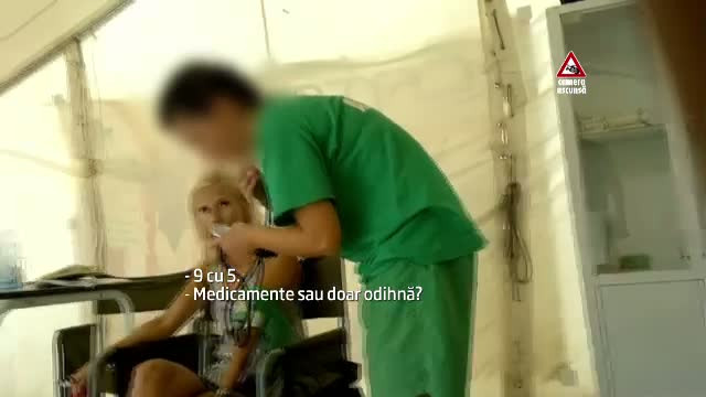 Un batran a murit dupa ce asistenta care trebuia sa il ingrijeasca l-a lasat sa zaca pe podea