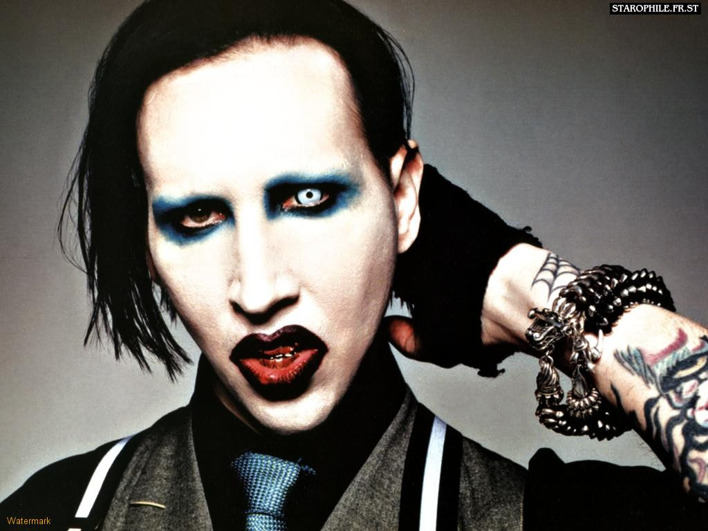 EL E? Nu o sa iti vina sa crezi cand o sa vezi poza: s-a INGRASAT foarte mult! Cum arata acum Marilyn Manson: FOTO