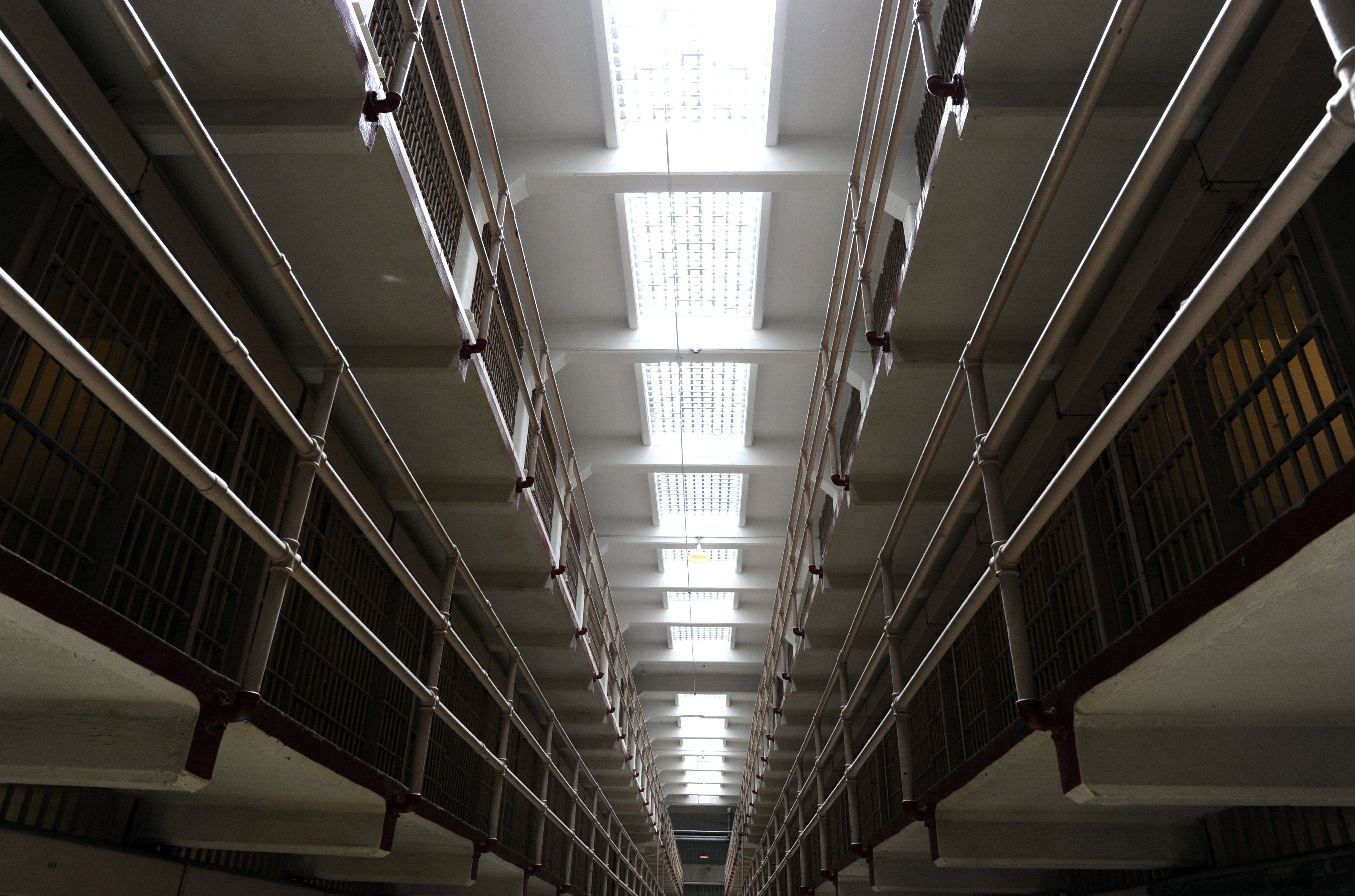 "Zgomotul usilor parca anunta sfarsitul lumii". Fostii detinuti din Alcatraz isi spun povestile