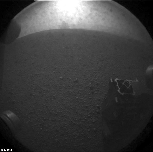 Explicatia oficiala NASA. Ce era "misteriosul obiect" fotografiat de Curiosity pe planeta Marte