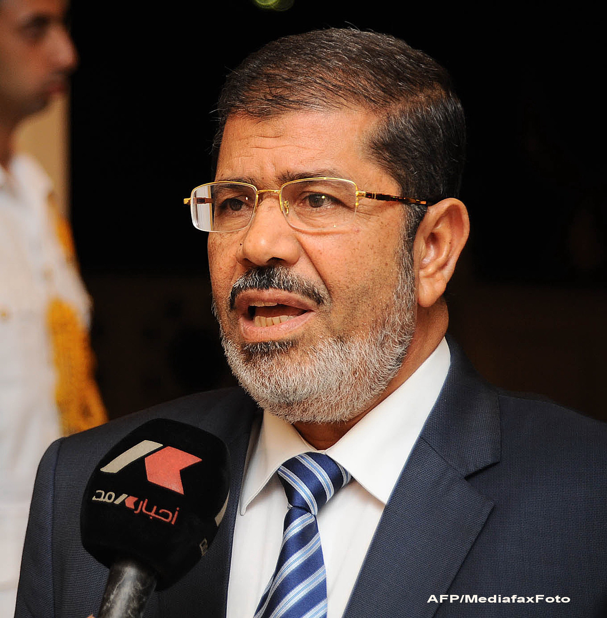 Un comic egiptean a fost arestat pentru insultarea presedintelui Mohamed Morsi