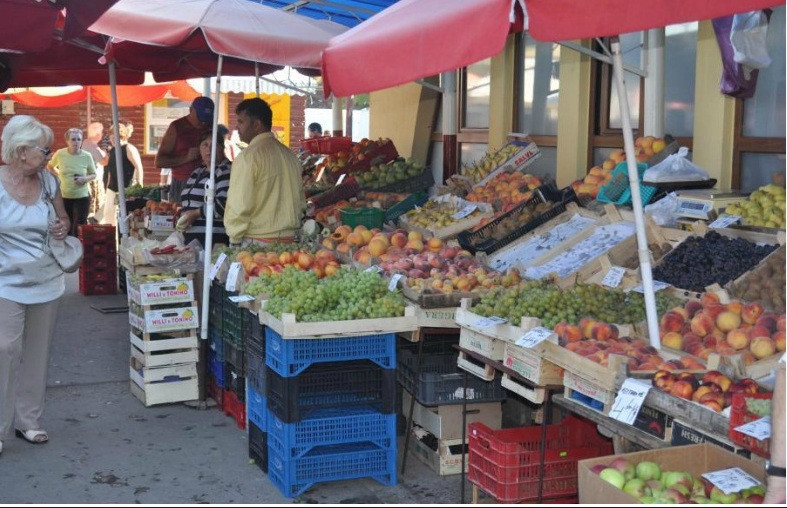Cercetate penal la 8 si 11 ani. Doua fetite au fost luate de la parinti dupa ce au furat din gherete