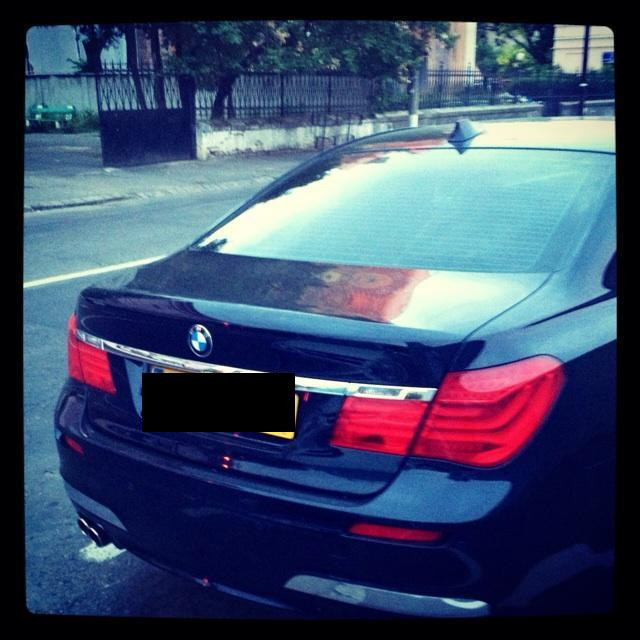 FOTOGRAFIA ZILEI. Ce numar are acest BMW inmatriculat in Marea Britanie