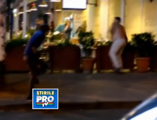 Scandal mioritic pe pamant moldovenesc. Un roman a DISTRUS o terasa din Chisinau. VIDEO