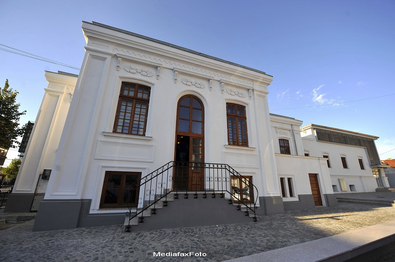 A fost redeschisa Casa Eliad. Lucrarile de renovare i-au conferit un alt aspect monumentului istoric