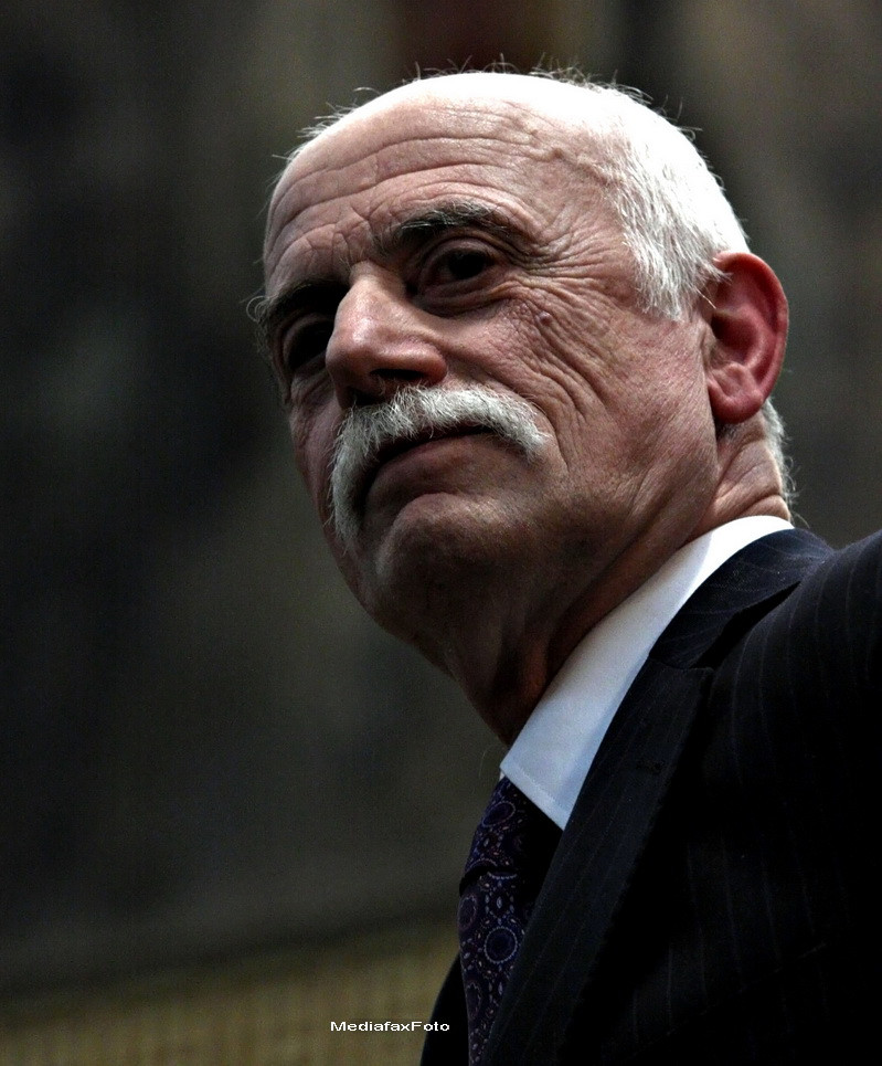 Stere Gulea a inceput filmarile la productia "Sunt o baba comunista", care include actori de renume