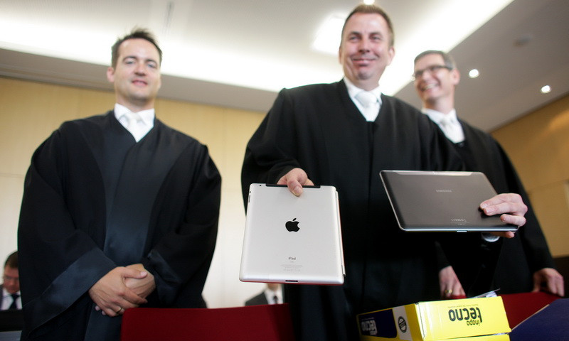 Procesul Apple vs. Samsung. Judecatorul catre avocatul companiei americane: "Poate fumezi crack"