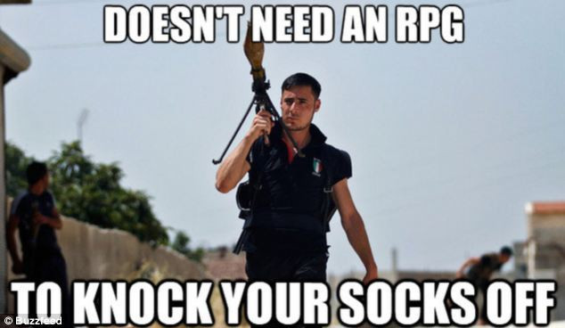 Din simbol al revoltei populare, sex-simbol. Rebelul sirian de care s-a indragostit tot internetul